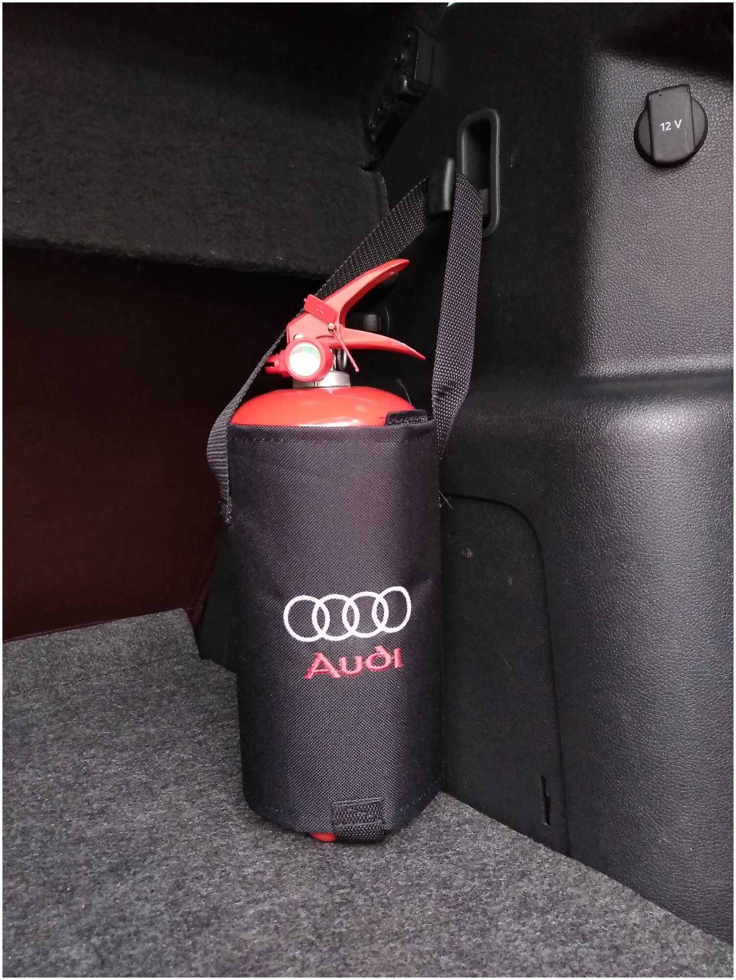 67867 Огнетушитель в чехле с ручкой, липучкой и логотипом AUDI (Огнетушитель порошковый ОП-2) — фото 2