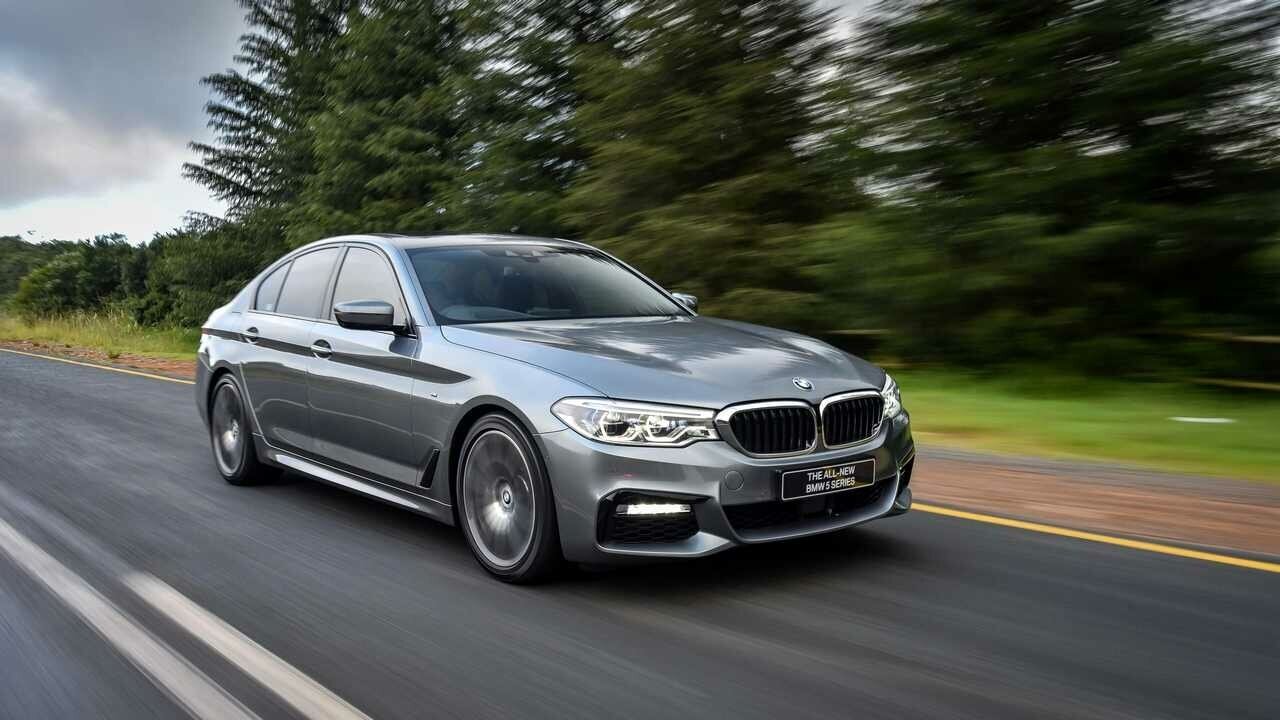 Картина на холсте 60x110 LinxOne "Автомобили bmw" интерьерная для дома / на стену / на кухню / с подрамником