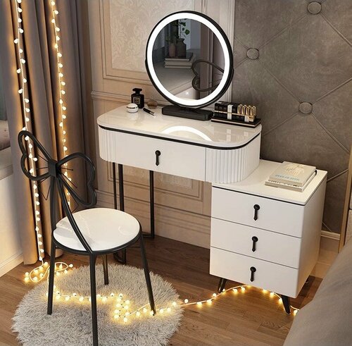 Белый туалетный столик из МДФ с ребристыми боковинами с тумбой и зеркалом, с черной отделкой (столик 80 см + тумба + зеркало + стул с бантиком)