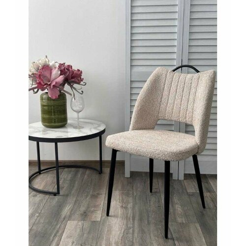 Стул JANETY UF998-04 бежевый, букле / черный каркас