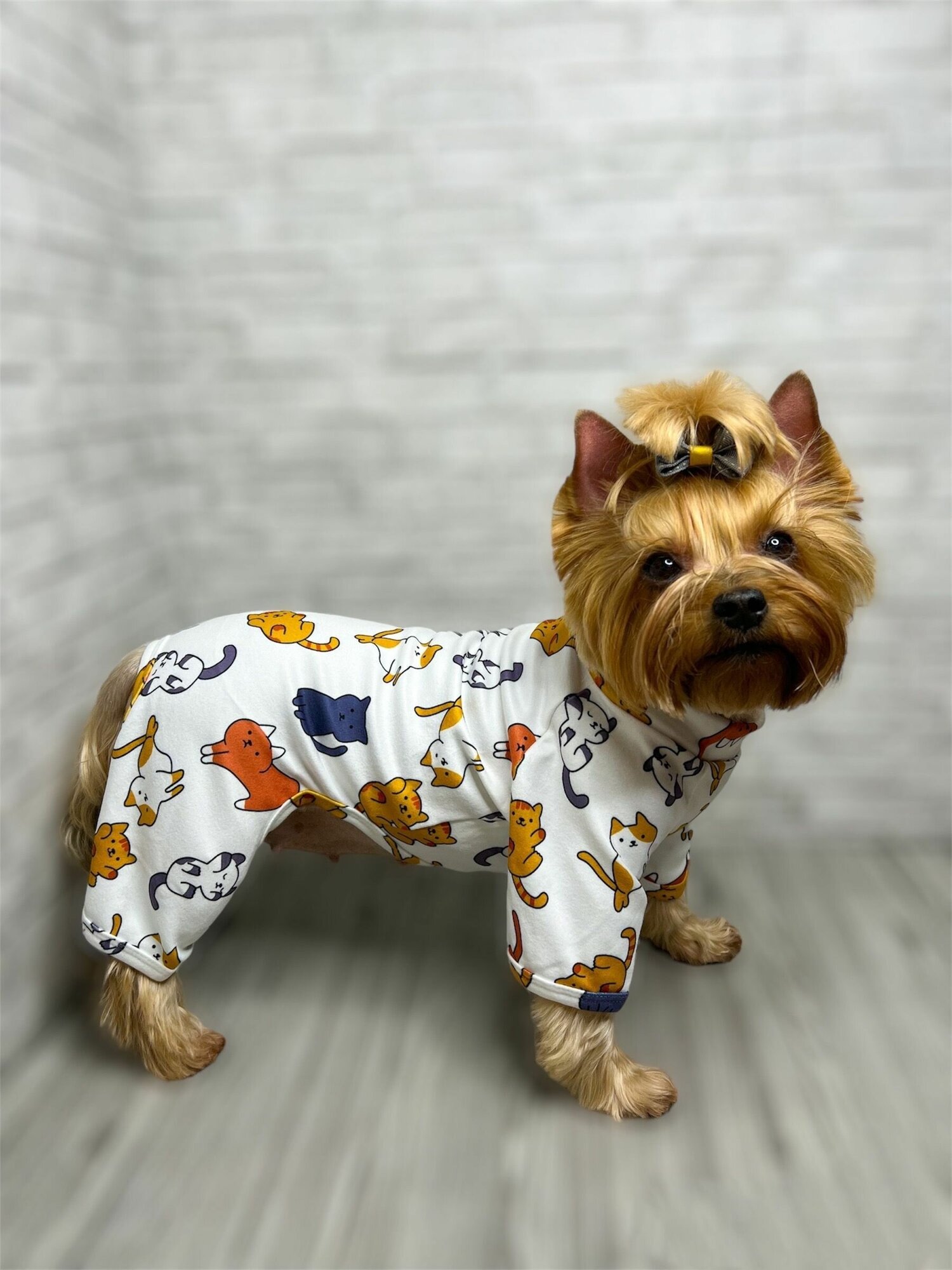 Пижама-костюм для мелких и средних пород собак / Размер L / Белый - фотография № 10