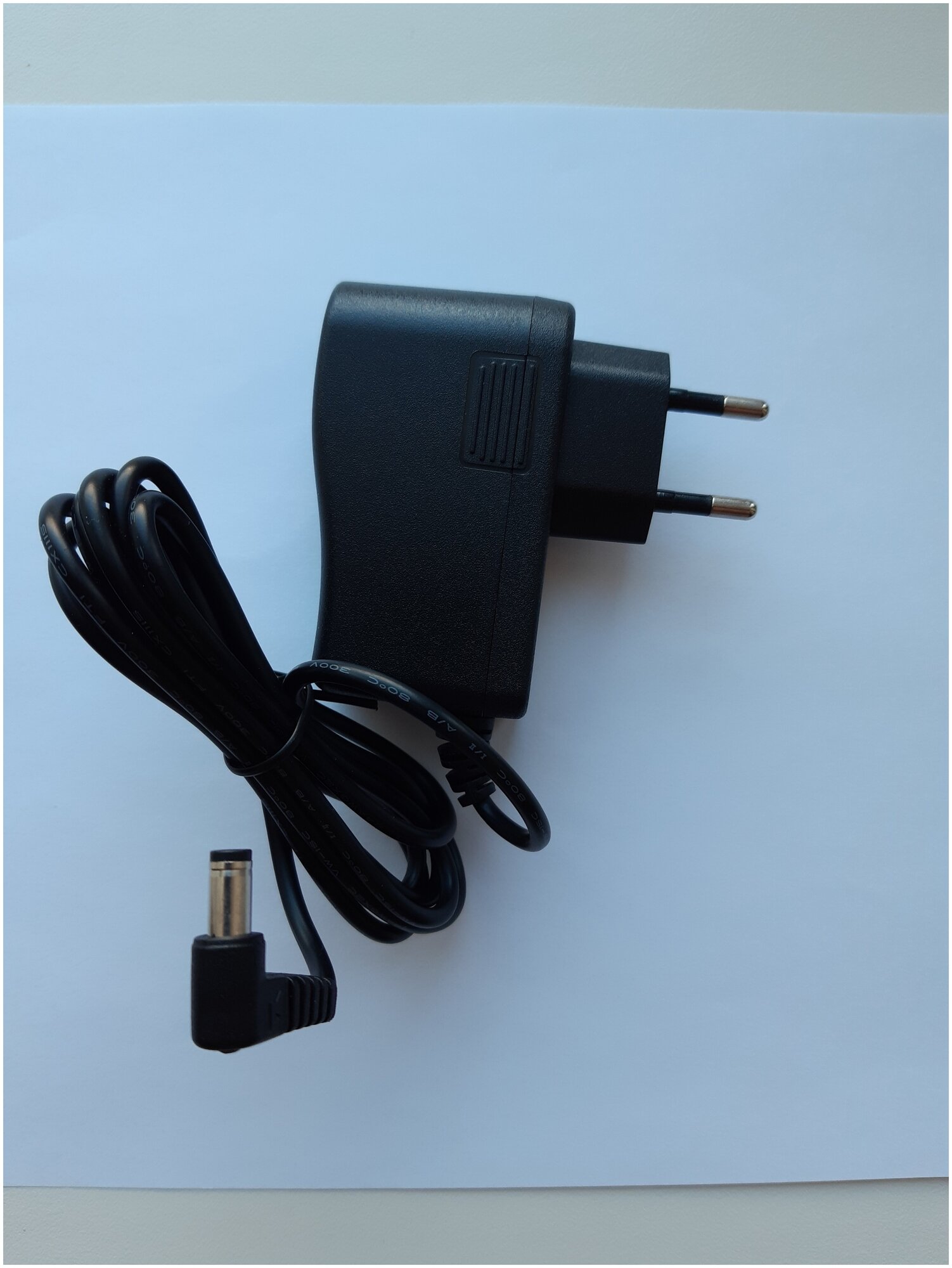 фото Сетевой адаптер 12V 1.5A в розетку штекер 2.5*5.5мм