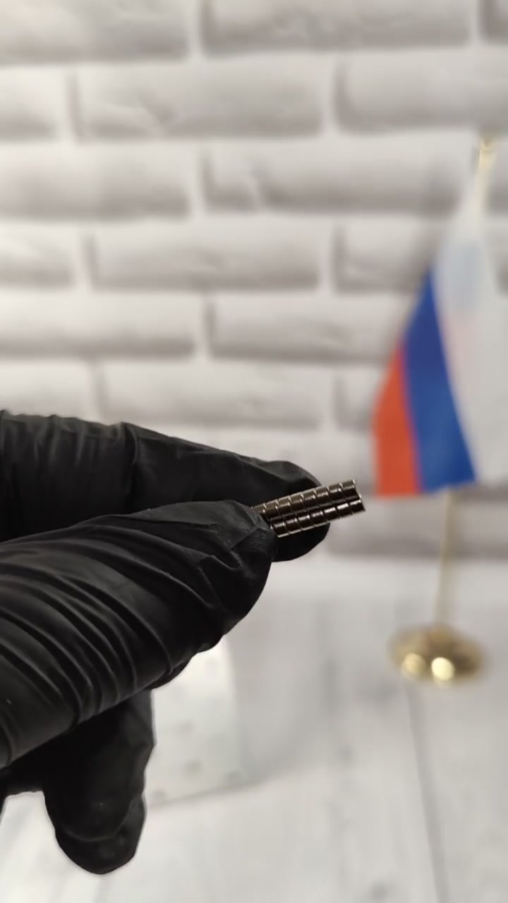 Неодимовый мощный магнит диск 3х2 мм. - 10 штук — фото 1