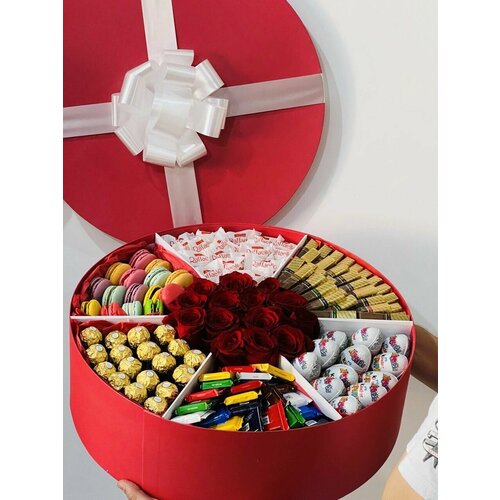 Сладкий бокс с розами