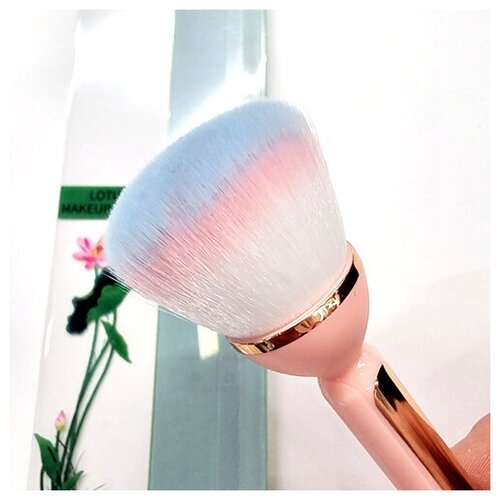 Кисть для пудры, румян и хайлайтера Lotus Makeup Brush, 15 см