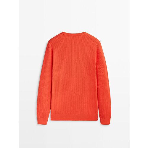 фото Вязаный свитер с круглым вырезом горловины и фактурным узором massimo dutti