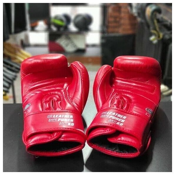 Перчатки боксерские красные Clinch Olimp Plus
