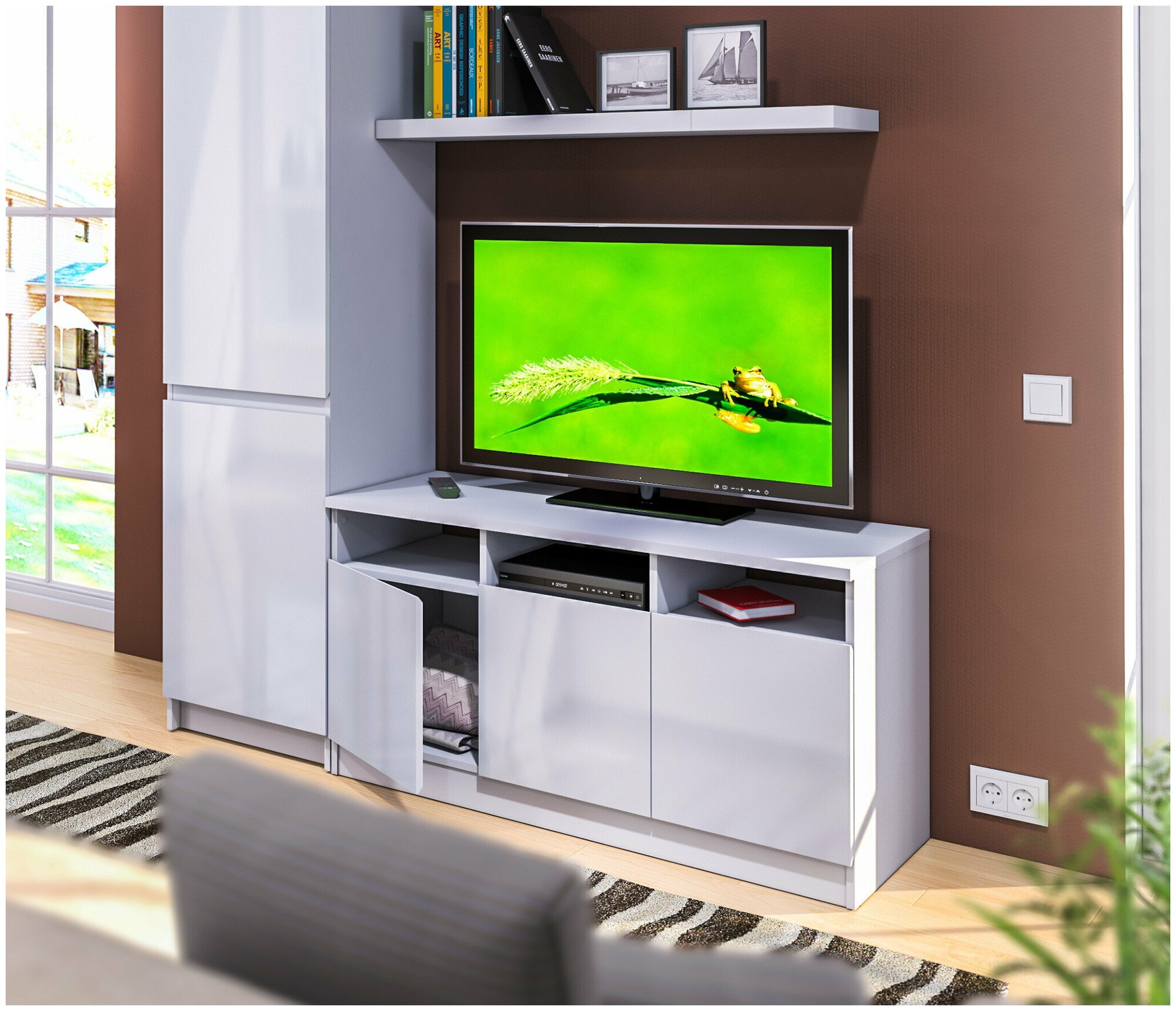 фото Трехдверная тумба под ТВ столплит Медея СБ-2495. Н с полками, Белый/Белый глянец 120х62х44 см