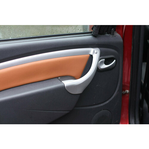 Поручни задних дверей Lada Largus (серебристые)