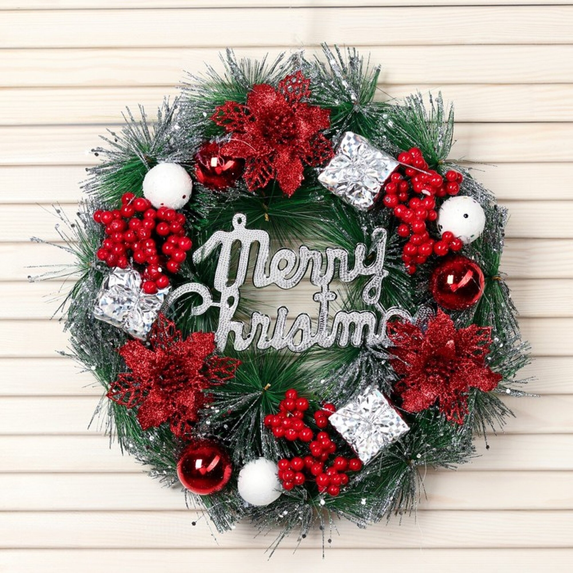 Венок новогодний «Зимнее волшебство. Уютная сказка» d=26 см с ягодами и шишками