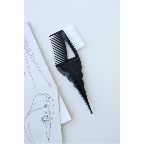 Кисть-расческа парикмахерская для окрашивания, мелирования волос с хвостиком для разделения прядей, цвет черный