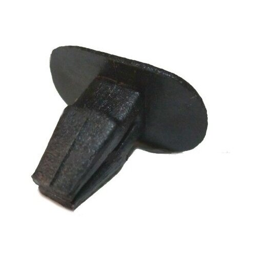 Клипса крепления коврика багажника 