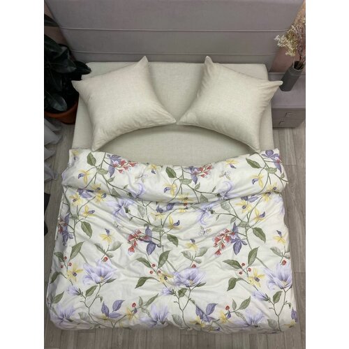 голубой, бежевый, зеленый