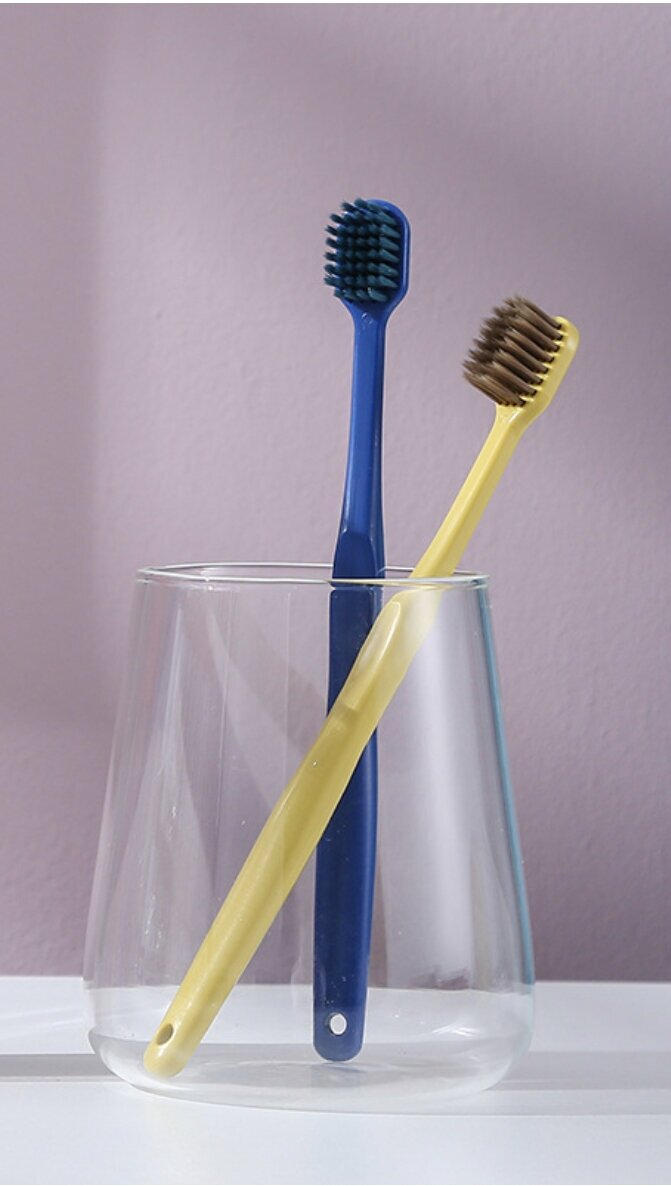 Набор зубных щеток 2 штуки. Синего и желтого цвета