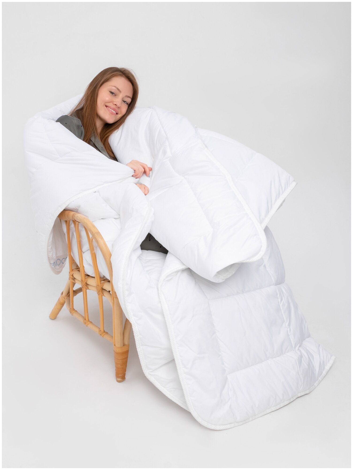 Одеяло 1,5 спальное лебяжий пух 142х205 гипоаллергенное - фотография № 4