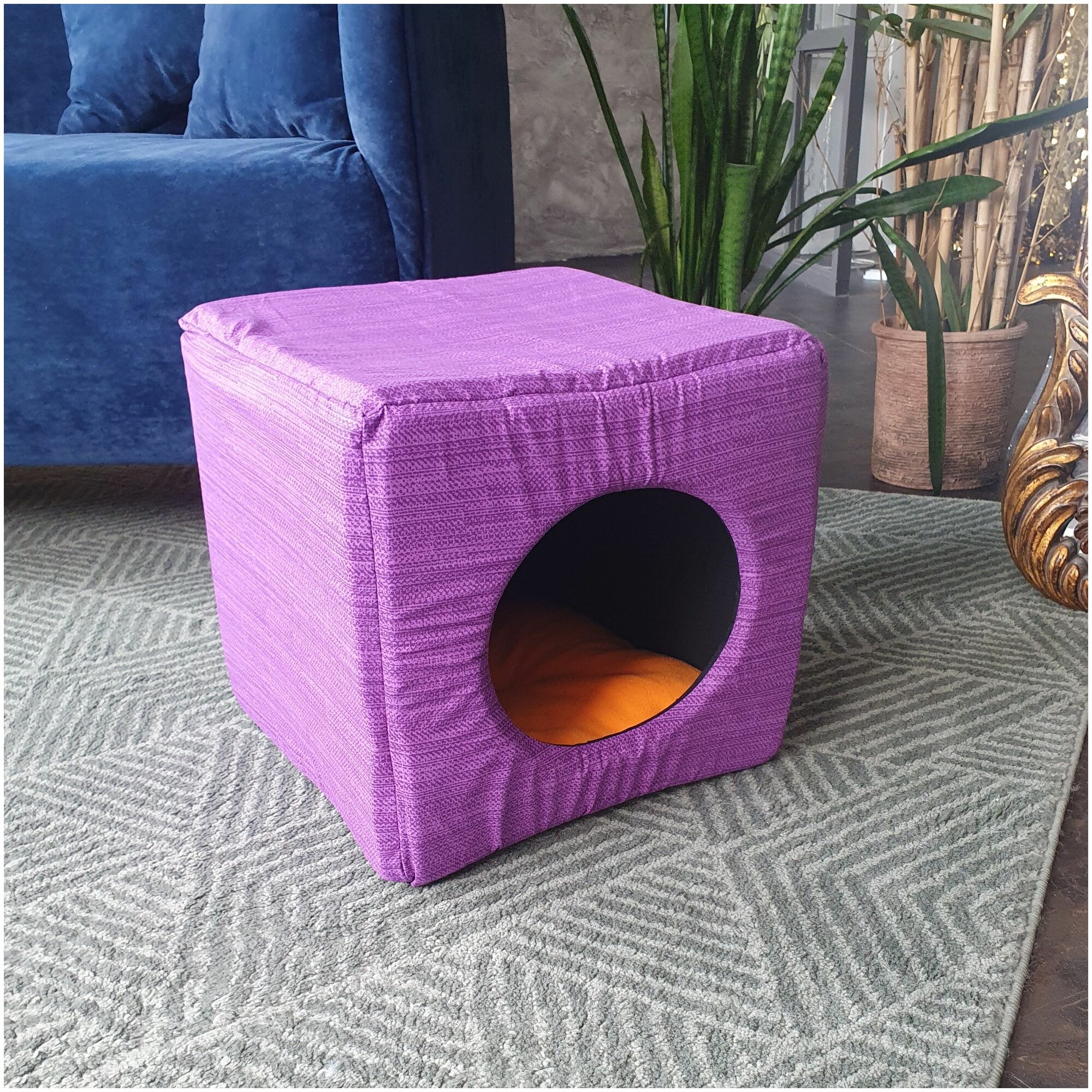 Лежанка куб трансформер для кошек и собак мелких пород , фиолетовая , Домик для животных , ZooMoDa . - фотография № 1