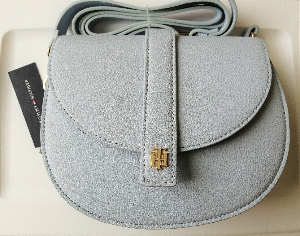 фото Сумка женская Tommy Hilfiger Karina Crossbody Saddle Bag (шагреневая кожа)