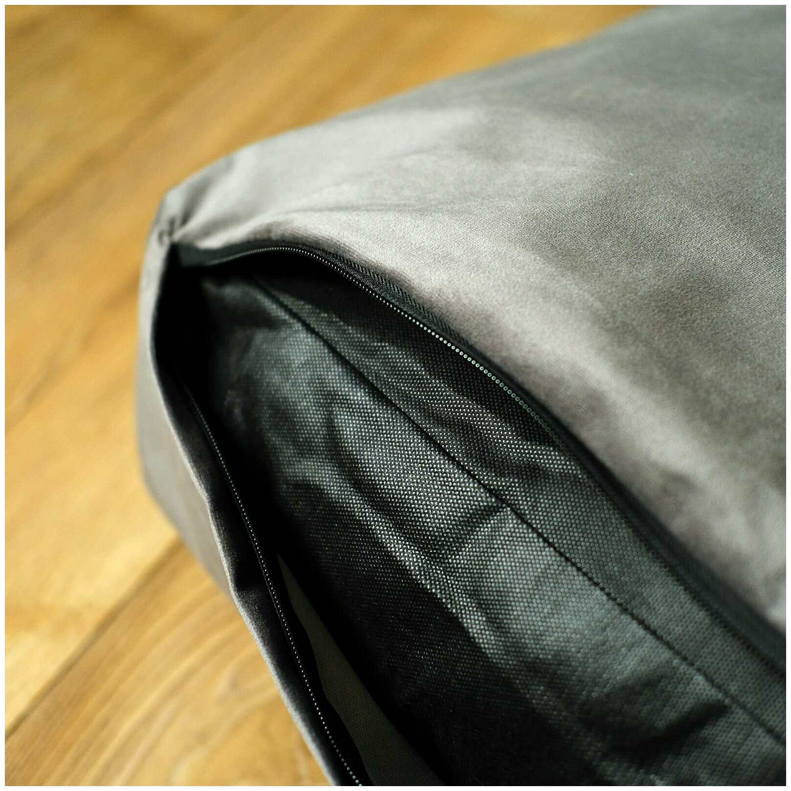 Сменный чехол лежанки-матраса для животных PET BED Велюр, размер M 70х60 см, темно-серый - фотография № 3