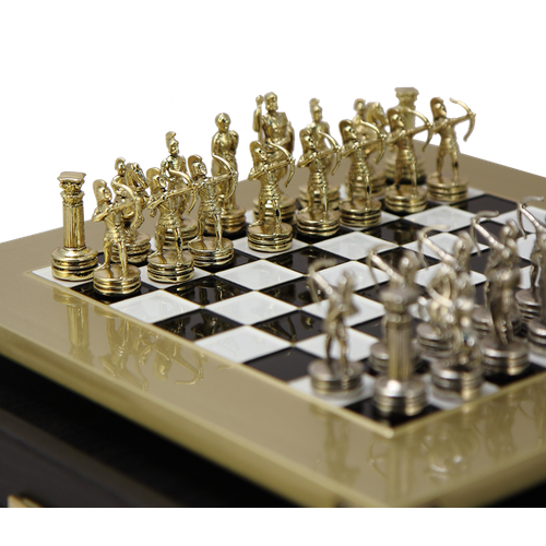 Шахматы с фигурами из бронзы Античные войны