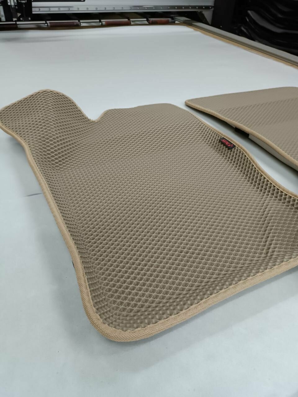 Новинка! Коврики Ева с Пресс Бортами на Lada Granta PRESS CITY_3D, бежевый