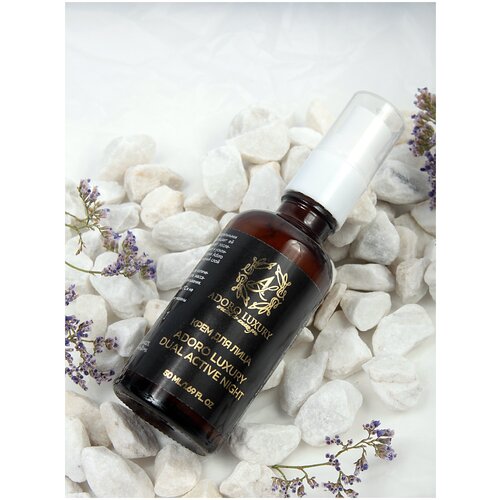 Крем для лица Adoro Luxury Dual Active Night насыщает кожу необходимыми питательными элементами, увлажняет и возвращает ей упругость и эластичность. Снижает последствия дневного стресса, дополняет и усиливает действие дневного крема серии Adoro Luxury Active, восстанавливая липидный слой и его защитные функции. При курсовом применении " уходят" неглубокие морщины, возвращая коже молодость и здоровый блеск. Экстракт шалфея оказывает мощное противовоспалительное, противогрибковое действие, омолаживает кожу, обладает антиоксидантным свойствами, улучшает регенерацию кожи, оказывает отшелушивающее действие ороговевших клеток кожи, прекрасно работает при акне, сужает поры, успокаивает кожу. Экстракт ламинарии оказывает увлажняющее, стимулирующее, питательное, противовоспалительное и успокаивающее действие. Прекрасно смягчает и восстанавливает кожу, замедляя, таким образом, ее хронологическое старение. Муцин улитки ускоряет процесс регенерации кожи, насыщает ее полезными веществами, делает тон лица более равномерным, обладает противовоспалительным действием, увлажняет кожу, устраняет шелушения и сухость. Стволовые клетки яблока защищают кожу от действия свободных радикалов, регенерируют кожу.