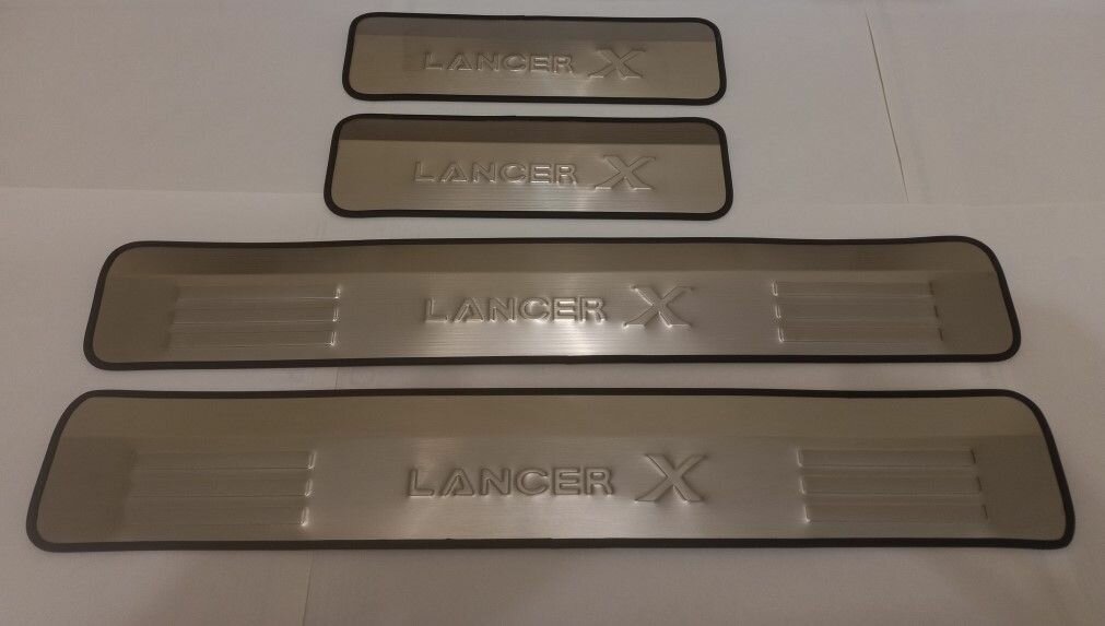 Накладки на пороги Mitsubishi Lancer X / Мицубиси Лансер 10