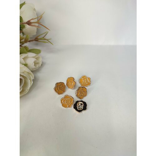 ПуговицапластикBLITZ DRN 0100 116 горчичный в видецветка на ножке 12 мм С покрытием под золото В упаковке 5шт 100₽