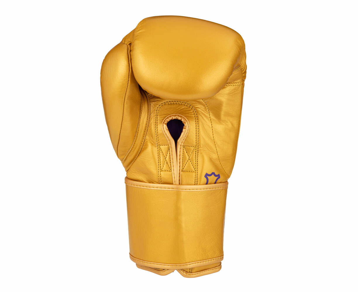 Перчатки боксерские Clinch Undefeated золотые (вес 14 унций) — фото 1