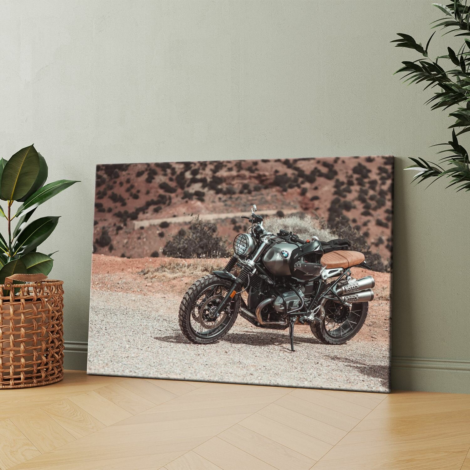 Картина на холсте (Мотоцикл BMW R1200 Scrambler) 50x70 см. Интерьерная, на стену.