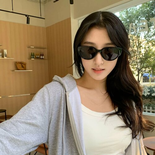 Солнцезащитные очки  Hologram, черный