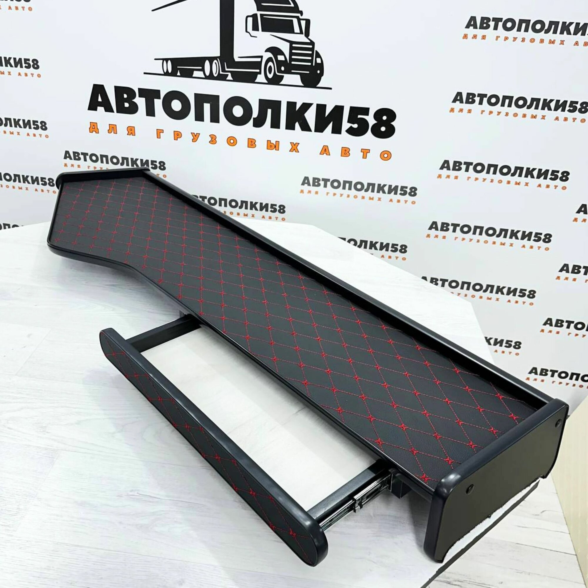 Полка на торпеду грузового автомобиля FAW J7 (тягач) экокожа Черная с красной строчкой