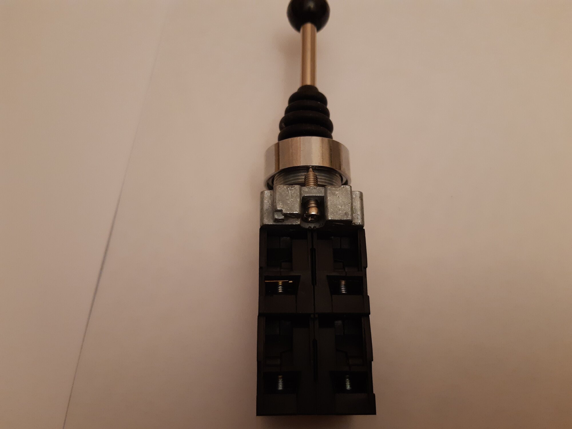 Переключатель "Джойстик" LY61(XD2)-PA14 CR, с фиксацией — фото 1