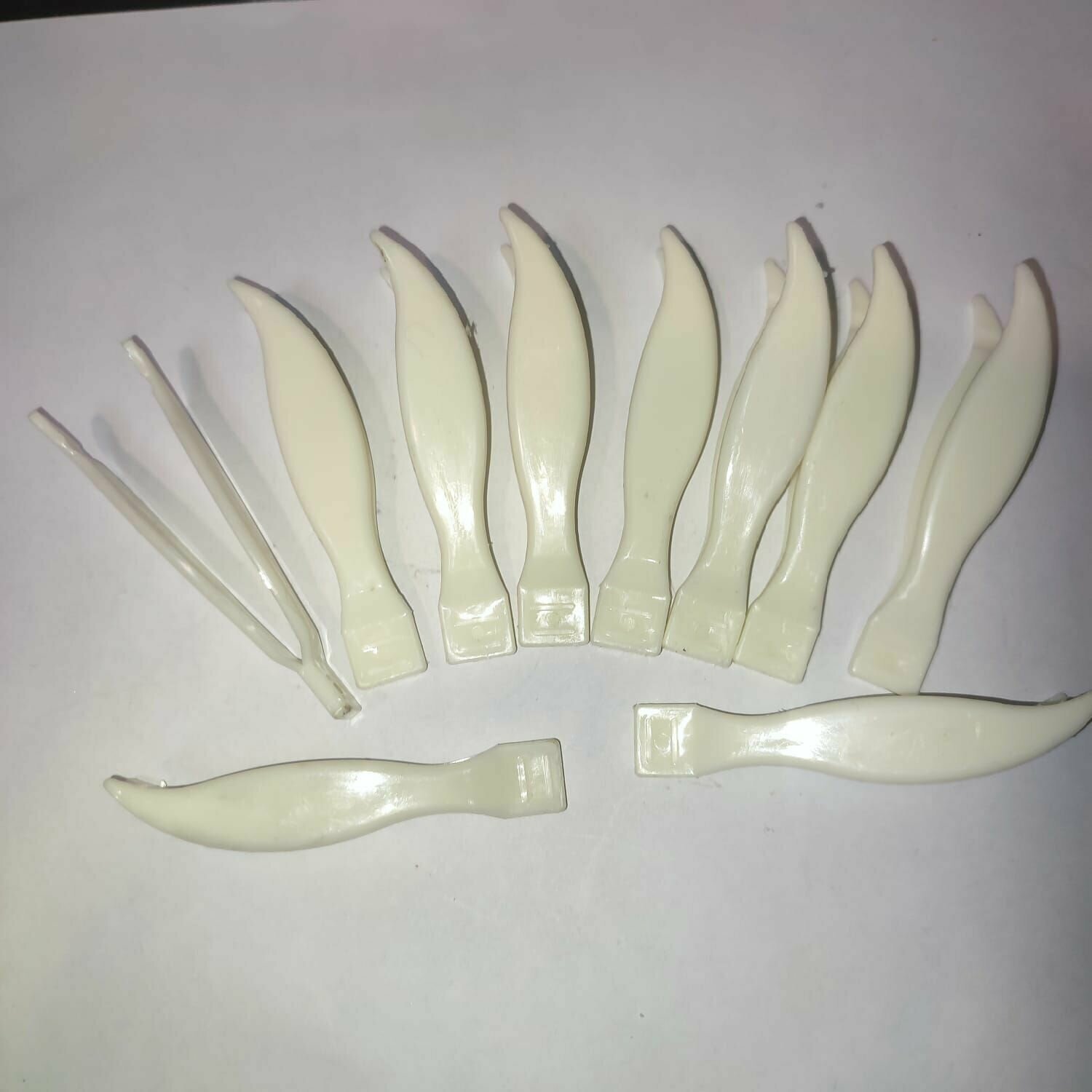 Набор пластиковых пинцетов 10 шт