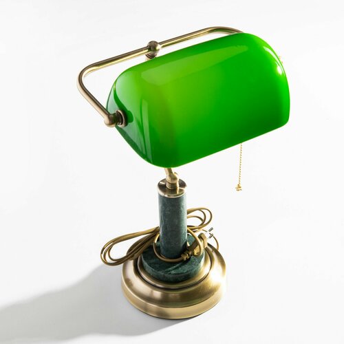 Светильник настольный в винтажном стиле, металл, стекло, Россия, 2023г.