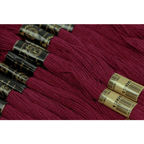 Нитки мулине цв.1206 т. фиолетовый 12х10м С-Пб