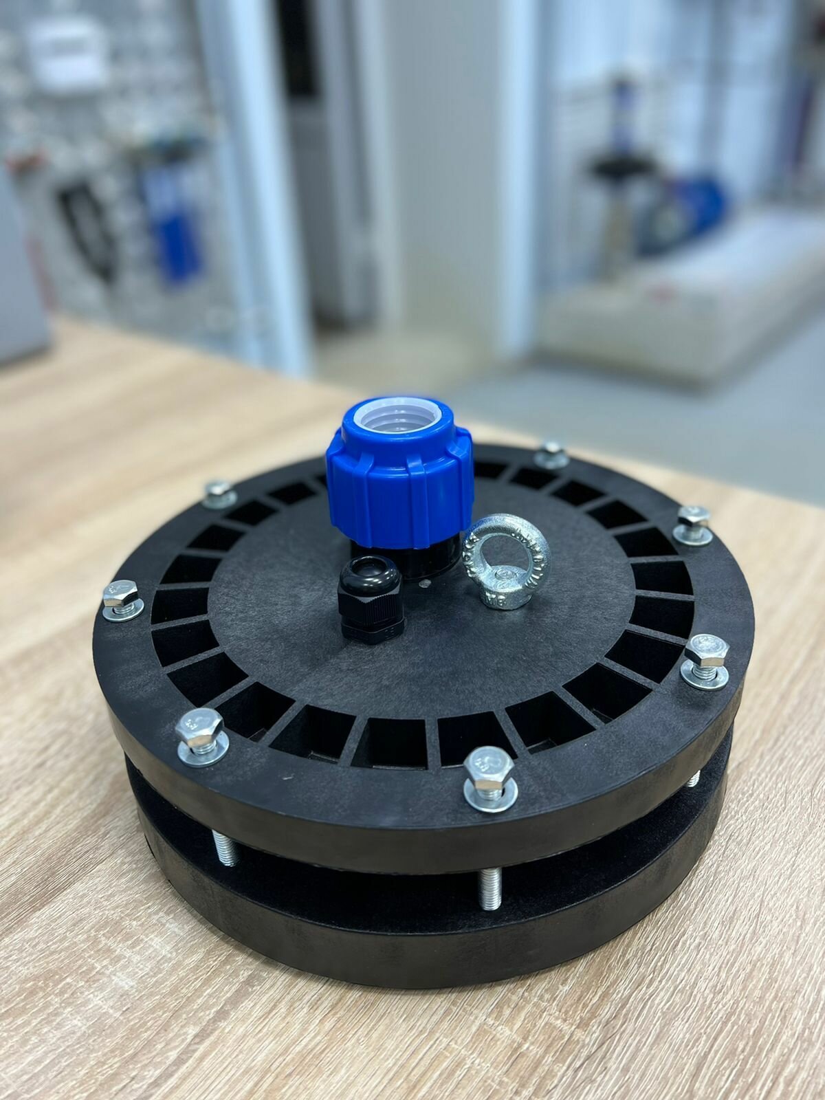 Оголовок на скважину 125-165мм под 32 трубу