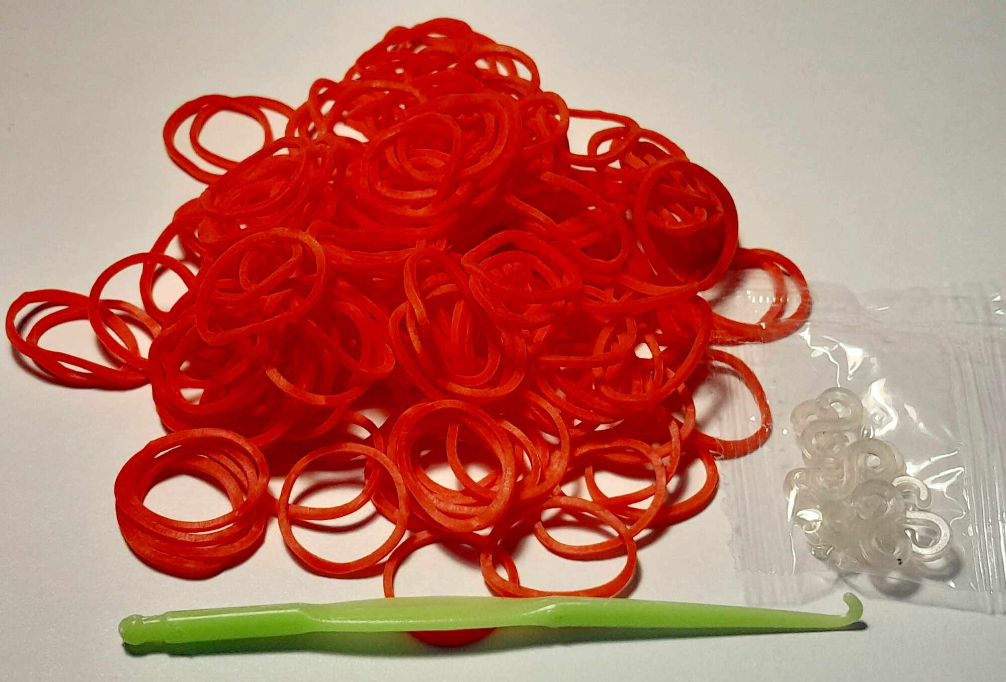 Резинки для плетения браслетов красные 400шт