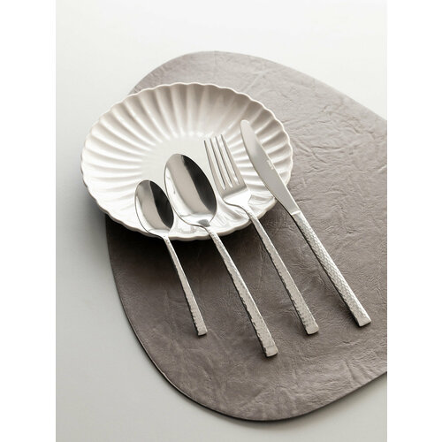 Набор столовых приборов DeNASTIA Ирис из нержавеющей стали 16 предметов CU00010 2701₽