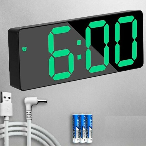Часы настольные электронные с будильником от сети и от батареек