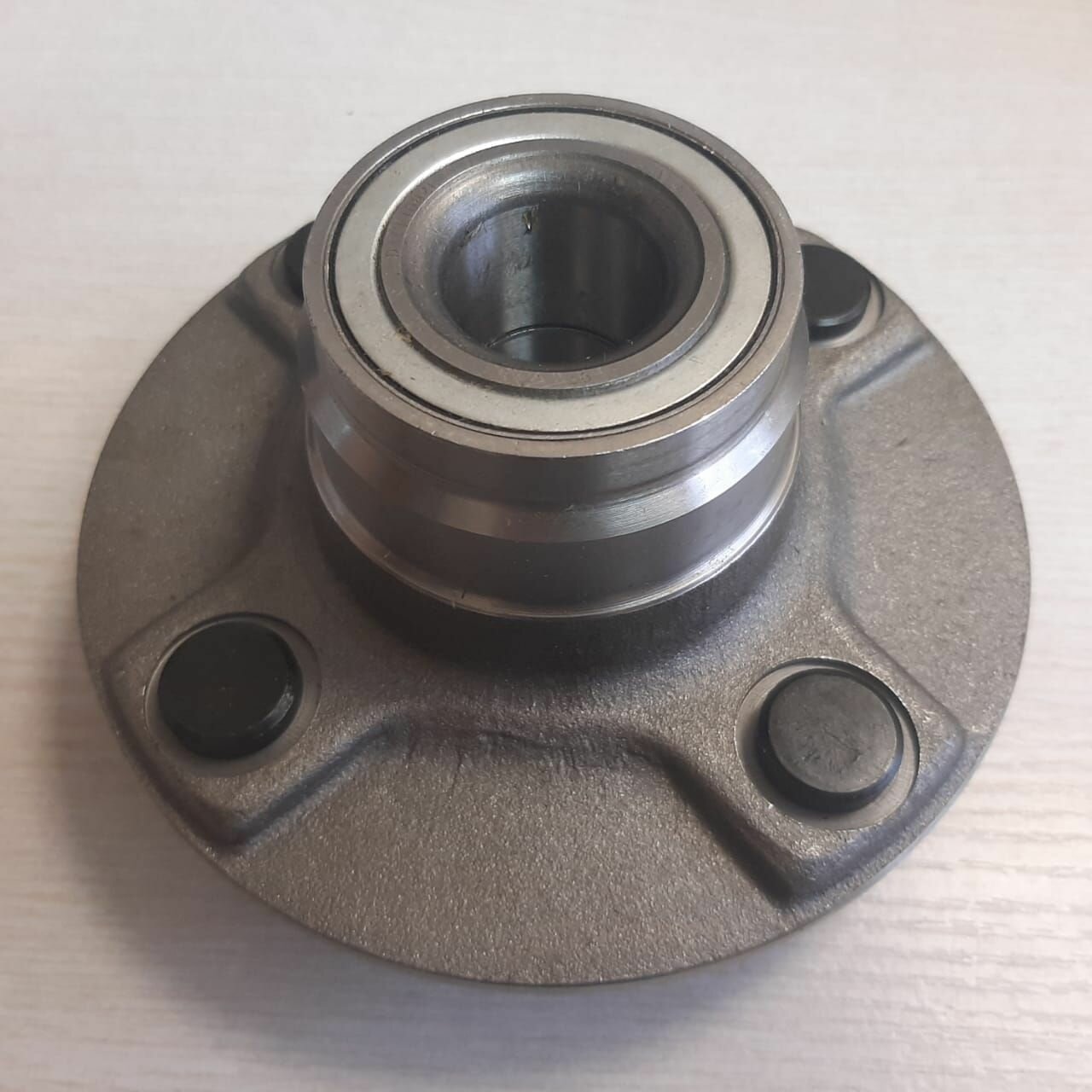Подшипник ступицы задней Nis DACF1082 Nissan Primera (P10); Bluebird (U13) OEM 43200-0E000, 43200-50J00