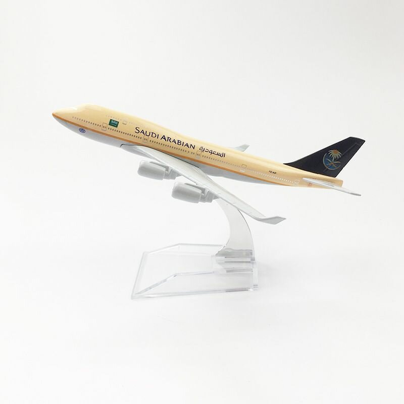 Модель самолета 16 см, Boeing 747 Saudi Airlines (Саудовская Аравия), фабричное производство, металл, на подставке