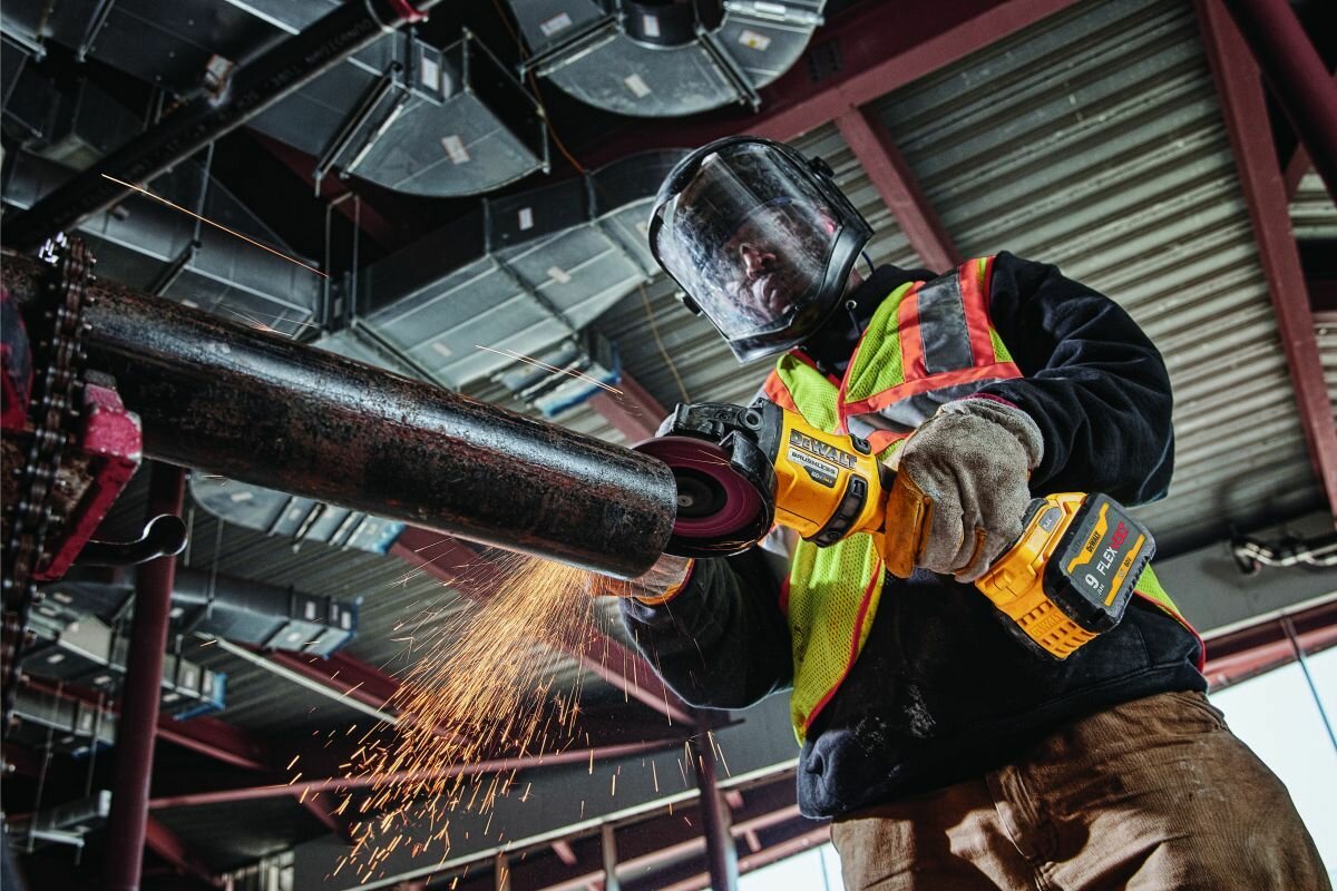 Машина шлифовальная угловая аккумуляторная DeWalt DCG418N - фото №3
