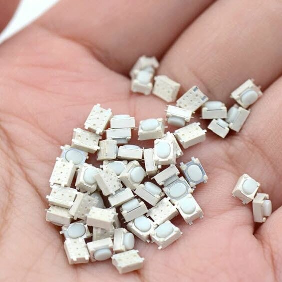 Кнопка тактовая 3х4х2.5 мм SMD 4 pin наружу — фото 1
