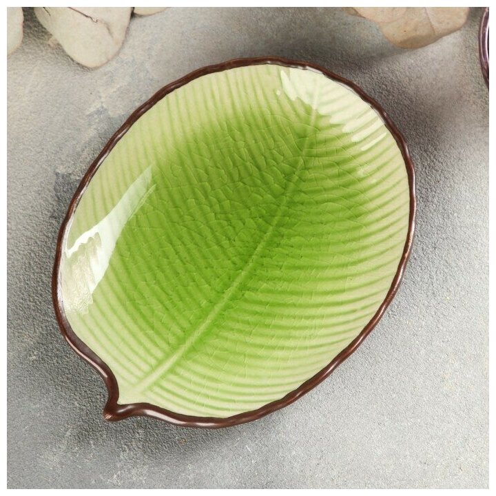 фото Блюдо 'Лист', 13,5х10,5 см, цвет зеленый