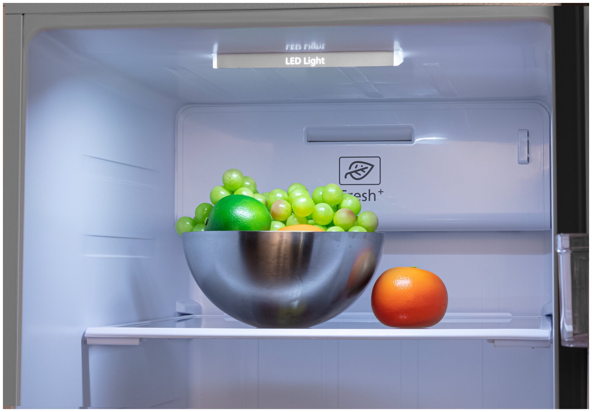Холодильник HYUNDAI CS6073FV, трехкамерный, белое стекло - фото №4