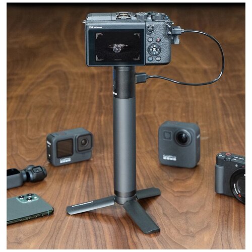 Внешний аккумулятор и штатив 2в1 для камеры 10000 мАч 18 Вт 579000₽