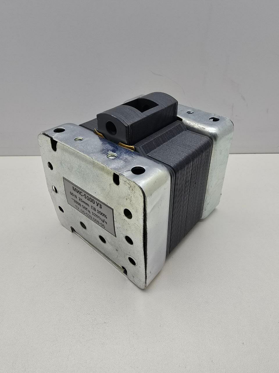 МИС-5100 У3, 380В, 50Гц, тянущее исполнение, ПВ 100%, IP20, с жесткими выводами, электромагнит