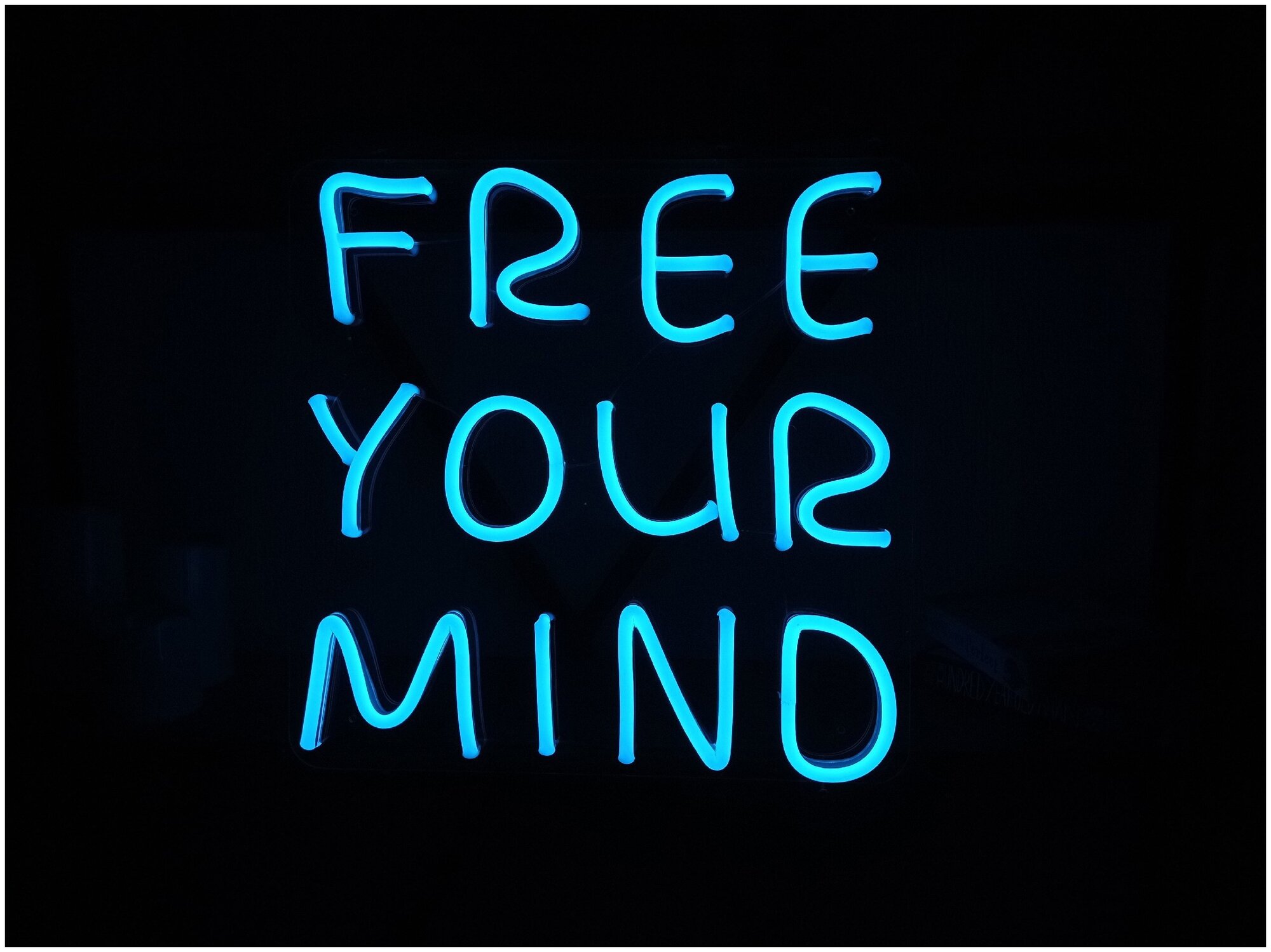 Светильник неоновый Free your mind Освободи свое сознание, 40х39 см - фотография № 1