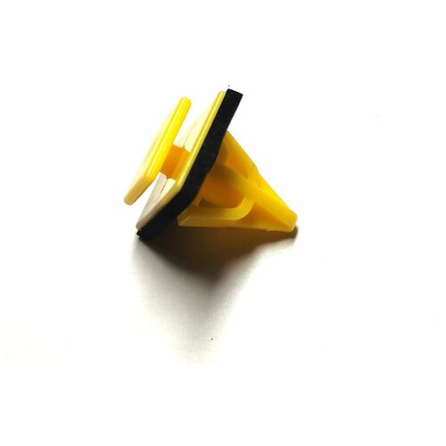 Клипса автомобильная. Для автомобилей Kia, Hyundai (OEM: 877593V000). Крепеж для автомобилей.