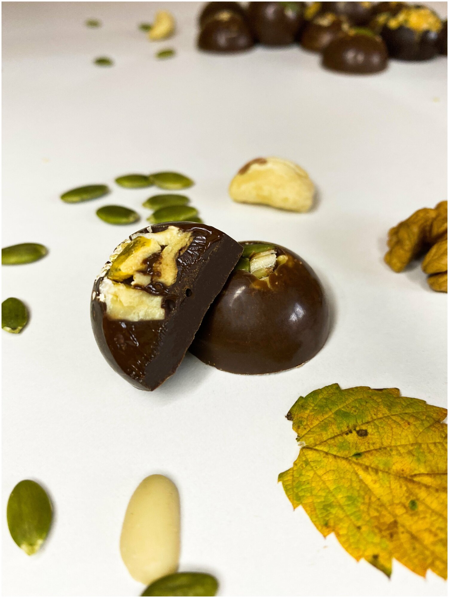 Подарочный набор "Любимой маме", бельгийский темный шоколад, шоколадные конфеты с орехом, KPfoodo - фотография № 5